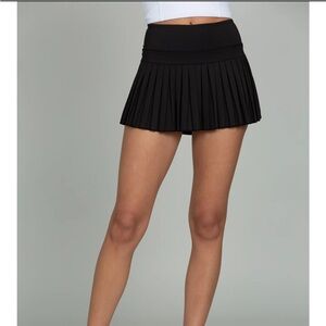 NWT GOLD HINGE BLACK PLEATED TENNIS SKIRT